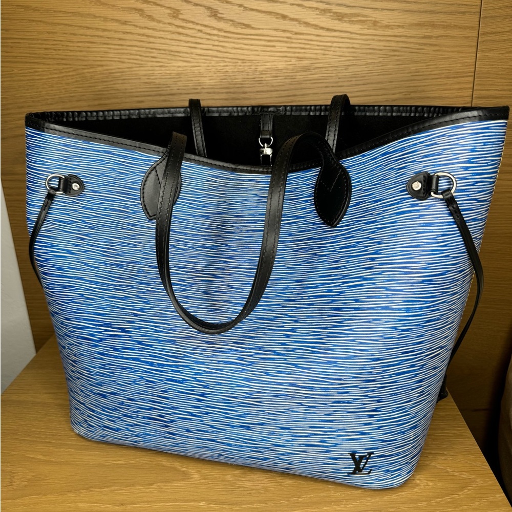 LOUIS VUITTON Epi Leather Neverfull w/Pouch
